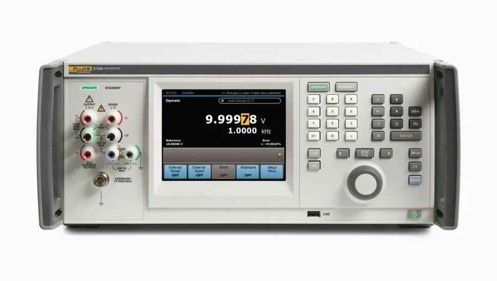 Fluke 5730A Multifunctionele Kalibratiemeter met Hoge Prestaties